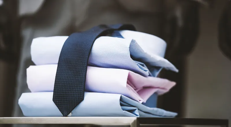 L’Art du Détail : Quand la Chemise Devient Signature