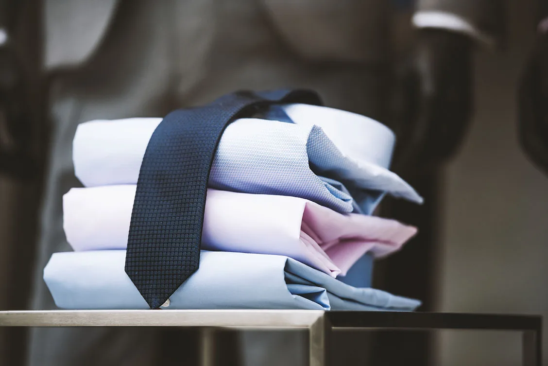L’Art du Détail : Quand la Chemise Devient Signature